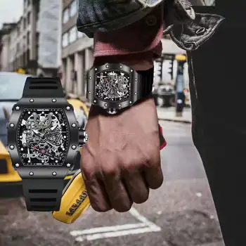 Мужские часы Tourbillon Wormhole Concept Полый дизайн Кварцевые часы с резиновым подвесом